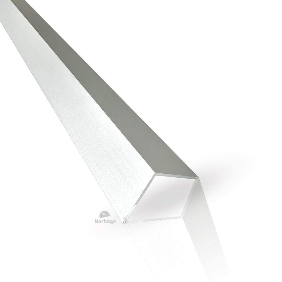 Alumiininen L-profiili ylhäältä katsottuna, korostaen sileitä reunoja ja kestävää pintaa