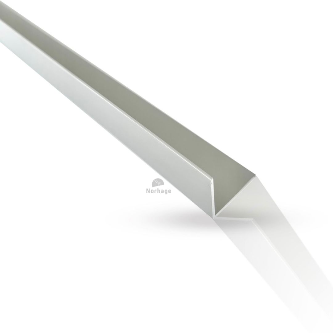 Alumiininen L-profiili alhaalta katsottuna, joka näyttää puhtaan pinnan ja suorakulmaisen muodon