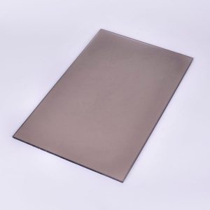 Polykarbonaatti Monoliitti Arla – Pronssi – UV (2050 × 3050 mm)