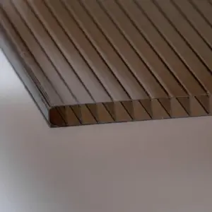 Kennolevy 8 mm Pronssi – PolyPiù UV-suojattu 1500 g/m² (määrämittaan leikattu)